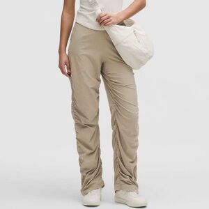 Lululemon Sheer Oak Dance Studio Slim Fit High Rise Flared Pant Size Medium